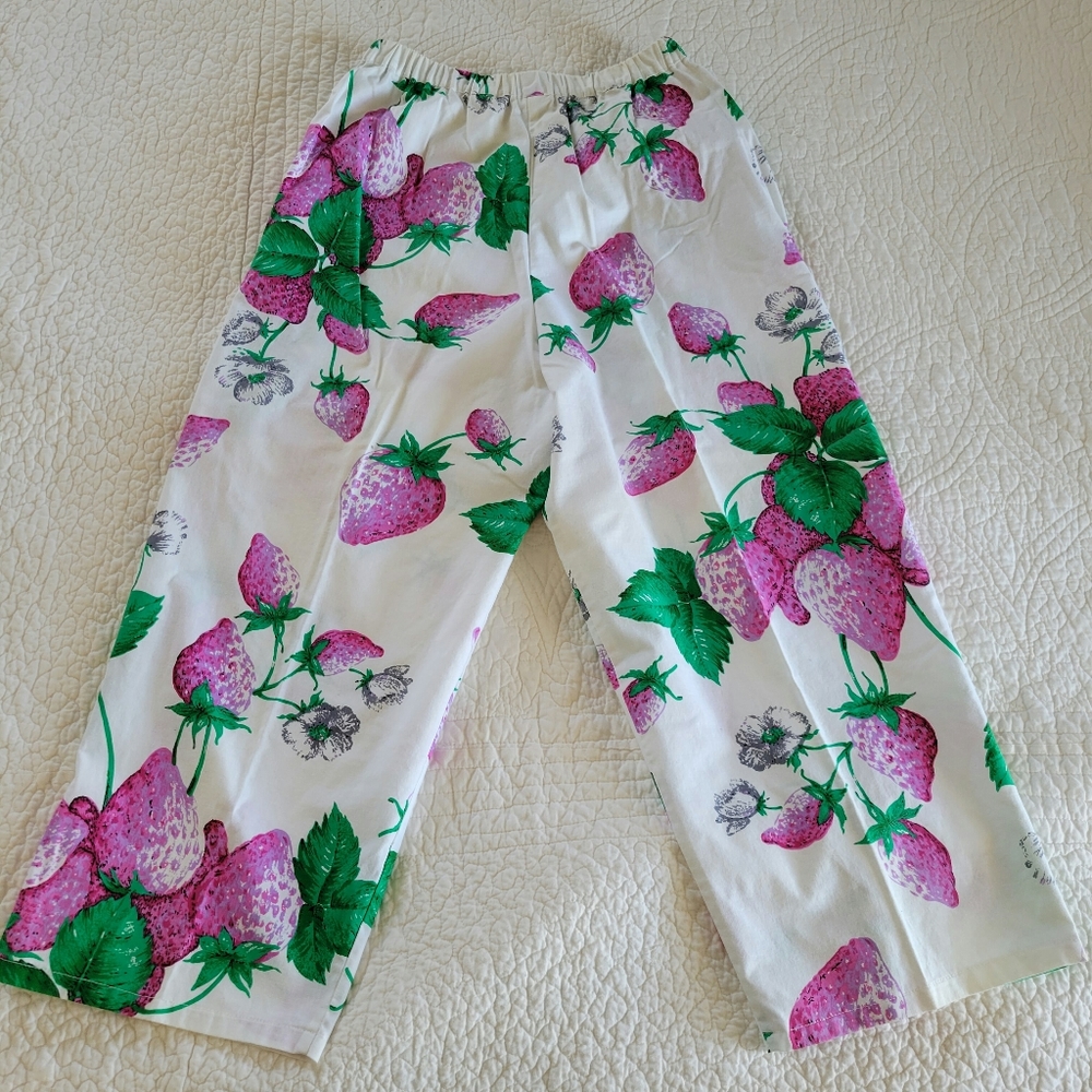 Vintage Strawberry Crops with Pockets 100% Cotton EUC Medium 90s Made in England